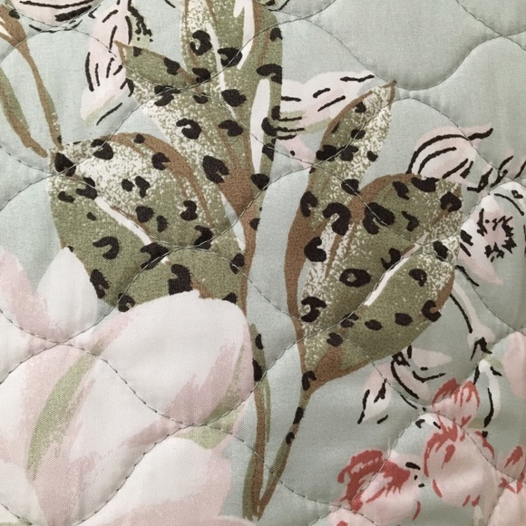 KG gray pink floral comforter - Picture 4 of 5